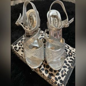 Women’s silver wedges